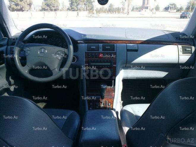 Mercedes E 320 2000, 120,000 km - 3.2 l - Bakı