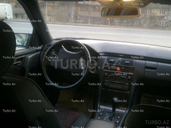 Mercedes E 230 1997, 128,000 km - 2.3 l - Bakı