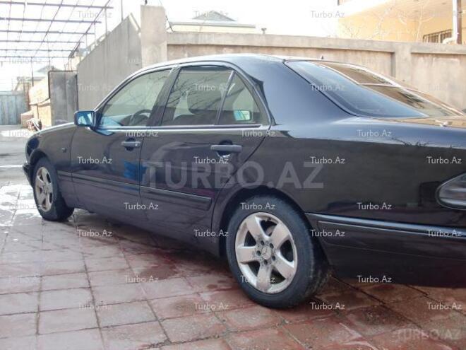Mercedes E 220 1998, 293,000 km - 2.2 l - Bakı