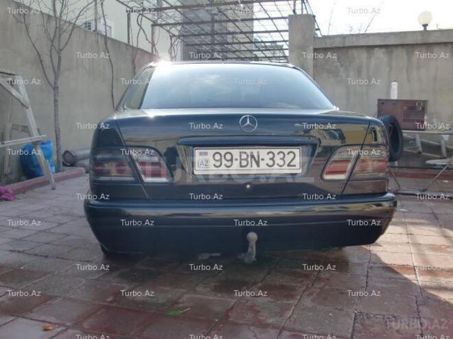 Mercedes E 220 1998, 293,000 km - 2.2 l - Bakı