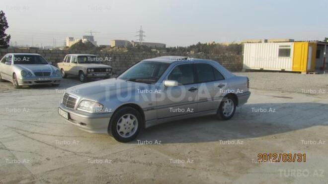 Mercedes C 220 1999, 198,000 km - 2.2 l - Bakı