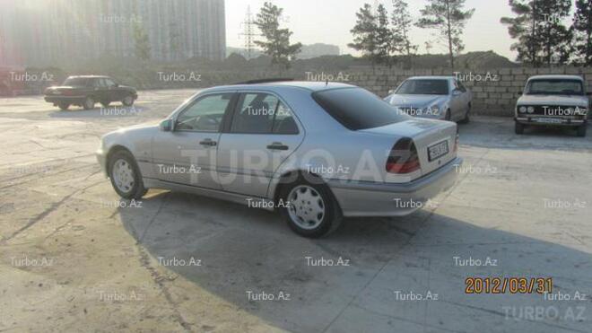Mercedes C 220 1999, 198,000 km - 2.2 l - Bakı