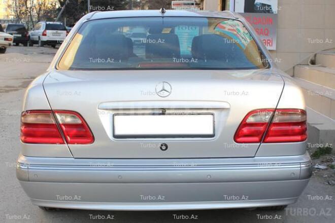 Mercedes E 220 2001, 193,000 km - 2.2 l - Bakı
