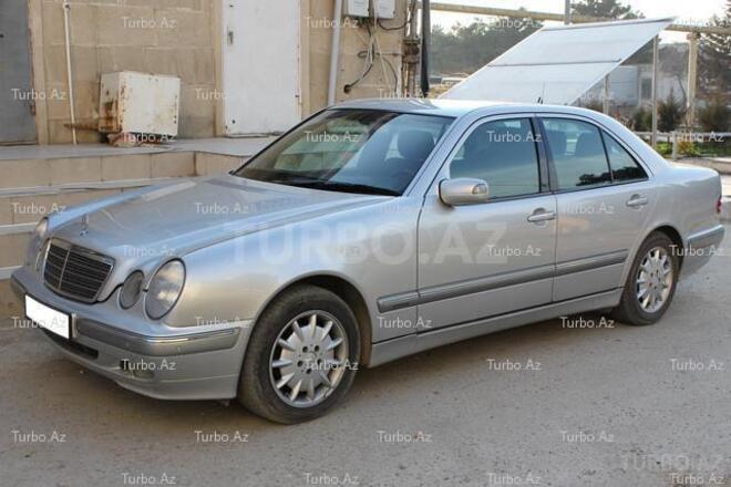 Mercedes E 220 2001, 193,000 km - 2.2 l - Bakı