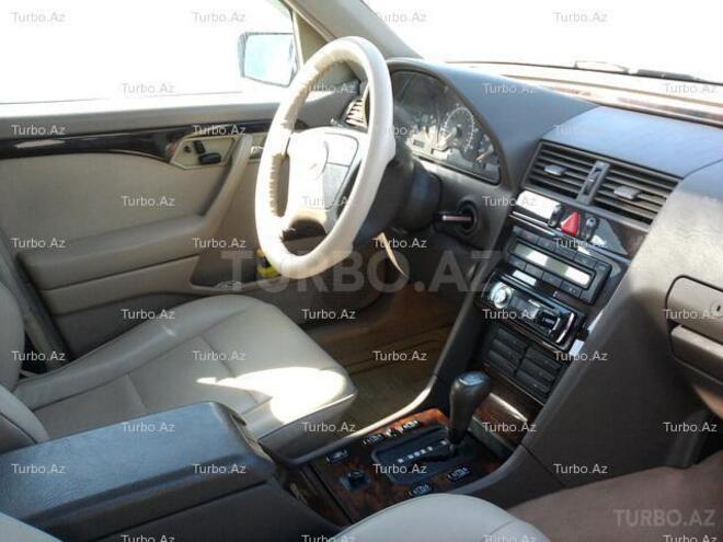 Mercedes C 220 1996, 211,000 km - 2.2 l - Bakı
