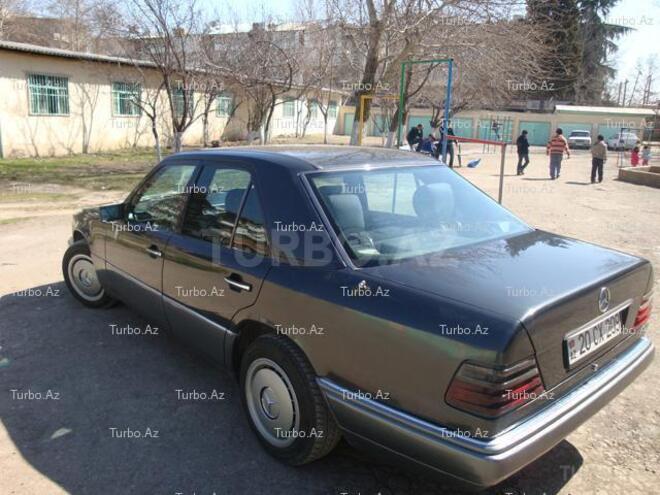 Mercedes E 200 1993, 350,000 km - 2.0 l - Bakı