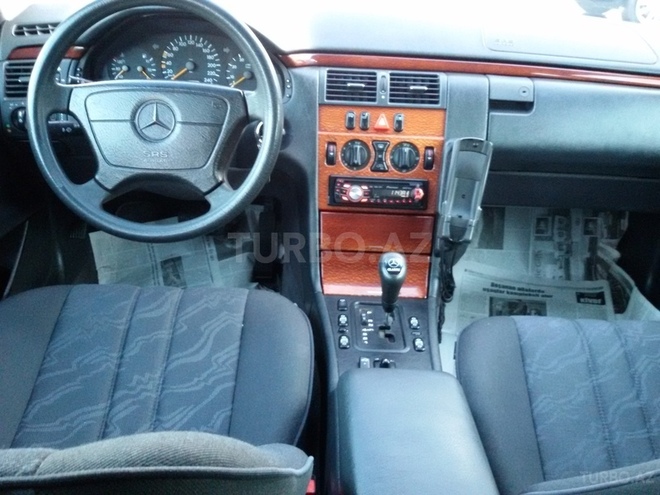 Mercedes E 240 1999, 200 km - 2.4 l - Sumqayıt