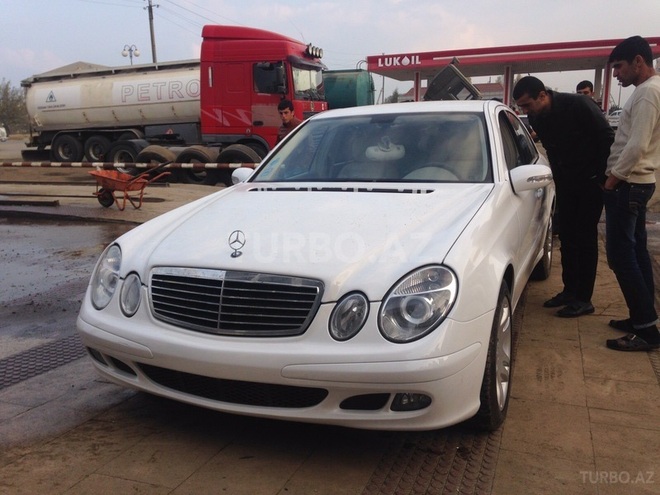 Mercedes E 220 2006, 230,000 km - 2.2 l - Masallı
