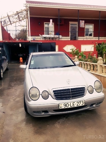 Mercedes E 220 1999, 250,000 km - 2.2 l - Bakı
