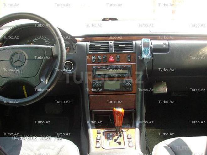 Mercedes E 240 1998, 155,000 km - 2.4 l - Bakı