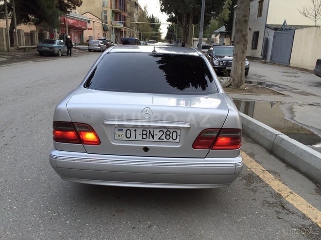 Mercedes E 270 2000, 270,000 km - 2.7 l - Bakı