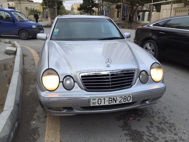 Mercedes E 270 2000, 270,000 km - 2.7 l - Bakı