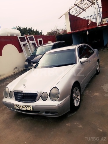 Mercedes E 220 1999, 250,000 km - 2.2 l - Bakı