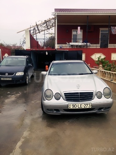 Mercedes E 220 1999, 250,000 km - 2.2 l - Bakı