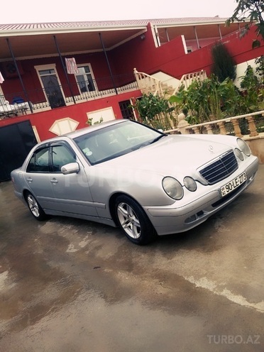 Mercedes E 220 1999, 250,000 km - 2.2 l - Bakı
