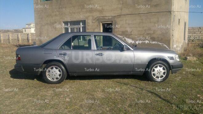 Mercedes E 300 1992, 221,600 km - 3.0 l - Bakı