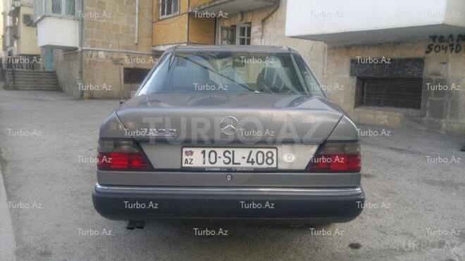 Mercedes E 300 1992, 221,600 km - 3.0 l - Bakı