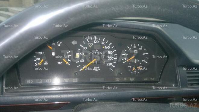 Mercedes E 300 1992, 221,600 km - 3.0 l - Bakı