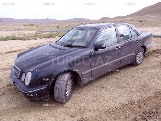 Mercedes E 270 2000, 168,200 km - 2.7 l - Bakı