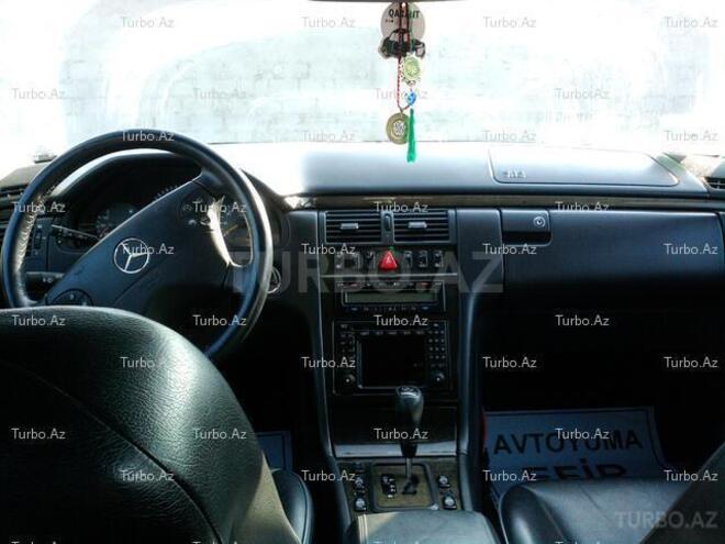 Mercedes E 320 1999, 150,000 km - 3.2 l - Bakı