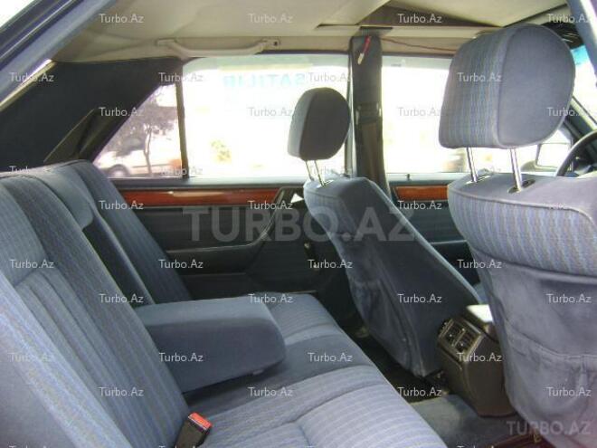 Mercedes E 200 1992, 250,000 km - 2.0 l - Bakı