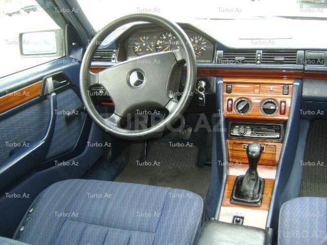 Mercedes E 200 1992, 250,000 km - 2.0 l - Bakı