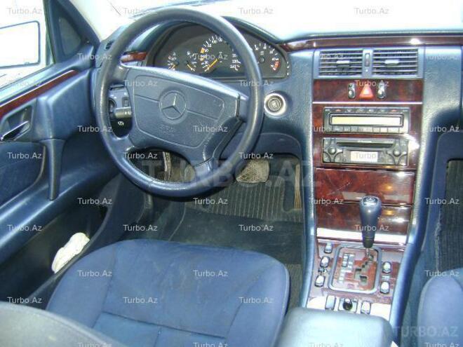 Mercedes E 240 1998, 205,584 km - 2.4 l - Bakı
