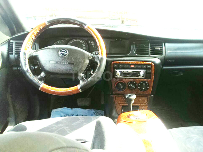 Opel Vectra 1996, 270,000 km - 2.5 л - Salyan