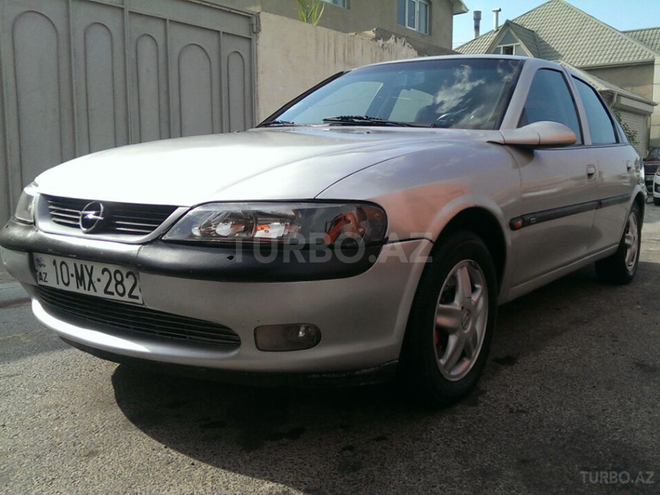 Opel Vectra 1996, 270,000 km - 2.5 л - Salyan