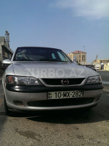 Opel Vectra 1996, 270,000 km - 2.5 л - Salyan