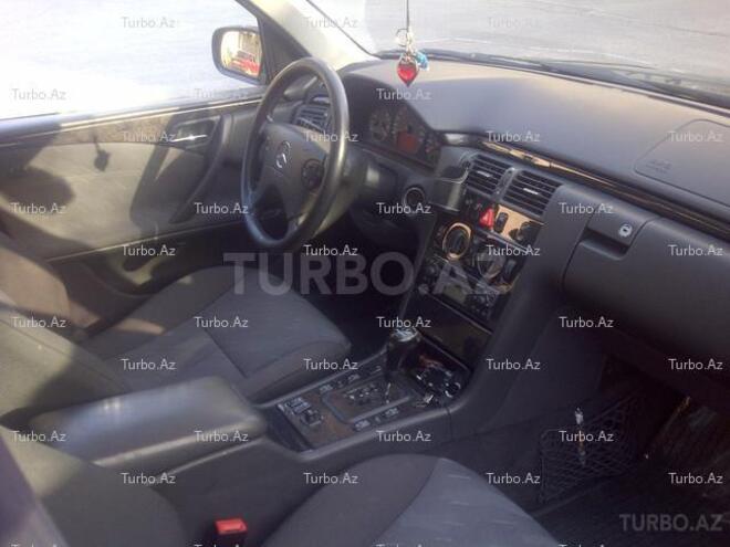 Mercedes E 240 1999, 121,000 km - 2.4 l - Bakı