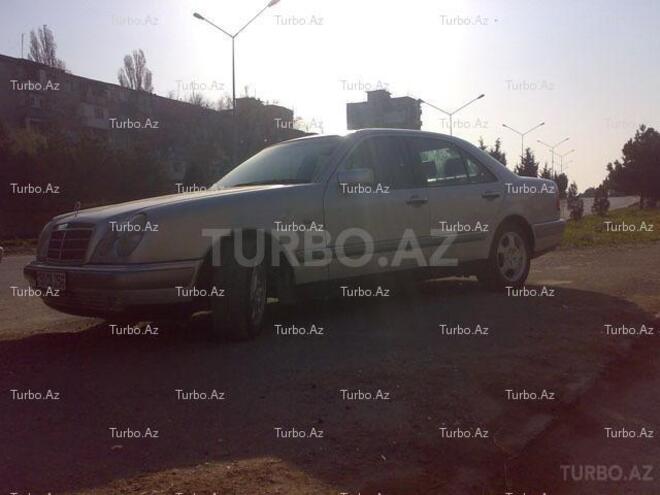 Mercedes E 220 1999, 180,000 km - 2.2 л - Bakı