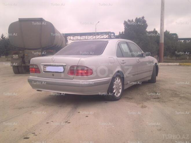 Mercedes E 240 2000, 178,000 km - 2.4 l - Bakı