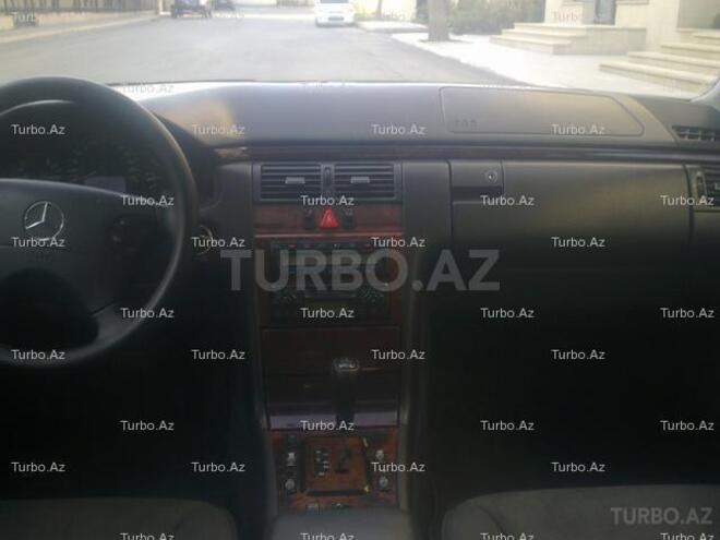 Mercedes E 240 2000, 178,000 km - 2.4 l - Bakı