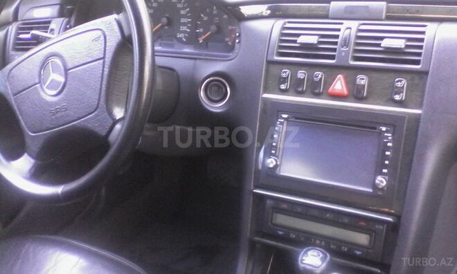 Mercedes E 220 1999, 285,000 km - 2.2 l - Bakı