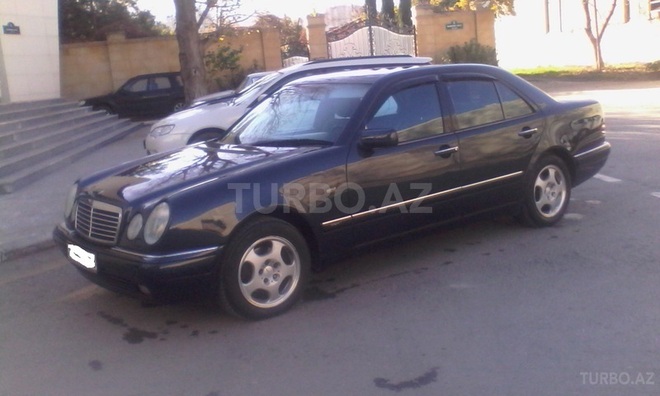 Mercedes E 220 1999, 285,000 km - 2.2 l - Bakı