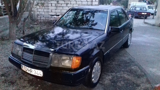 Mercedes E 260 1991, 380,784 km - 2.6 l - Zərdab