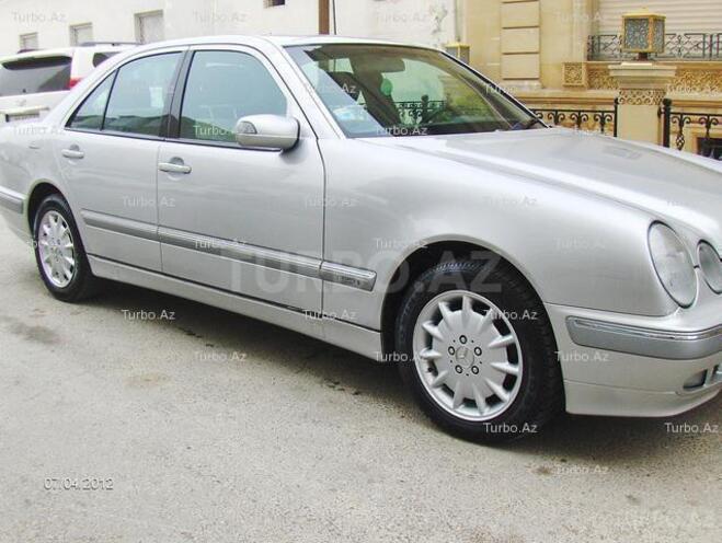 Mercedes E 220 2000, 155,000 km - 2.2 л - Bakı