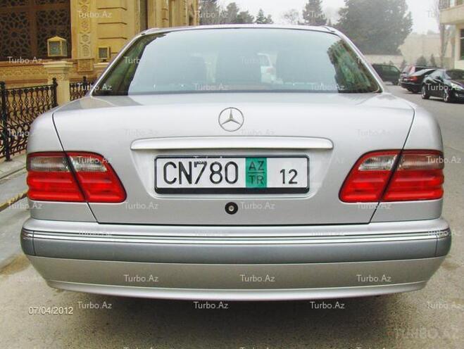 Mercedes E 220 2000, 155,000 km - 2.2 л - Bakı