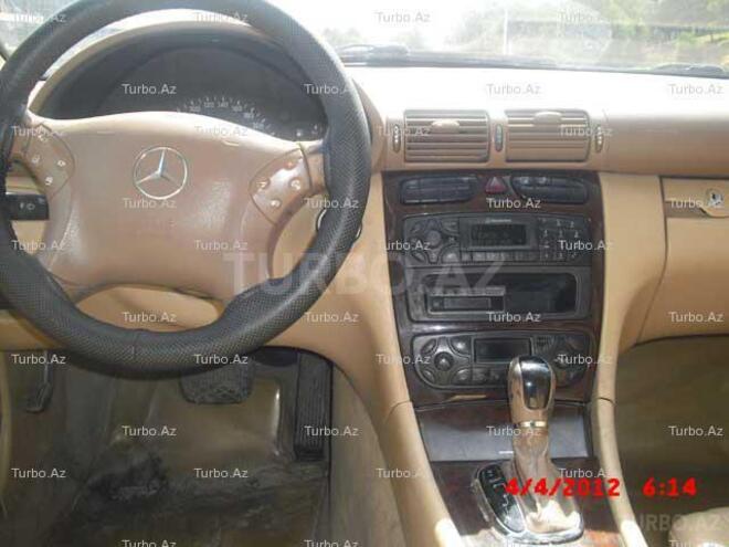 Mercedes C 200 2001, 240,000 km - 2.0 l - Bakı