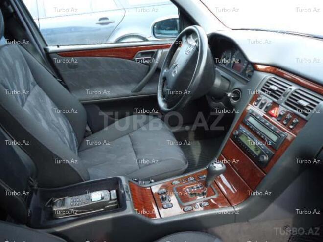 Mercedes E 270 2000, 187,000 km - 2.7 l - Bakı