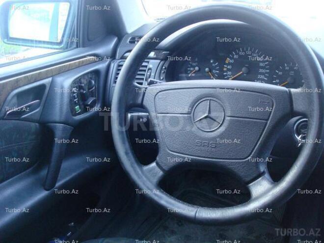 Mercedes E 240 1999, 141,483 km - 2.4 l - Bakı