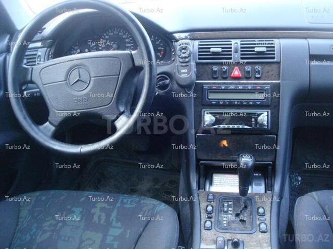 Mercedes E 240 1999, 141,483 km - 2.4 l - Bakı