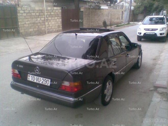 Mercedes E 200 1990, 289,828 km - 2.0 л - Bakı
