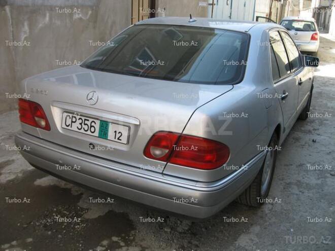 Mercedes E 240 1999, 110,000 km - 2.4 l - Bakı