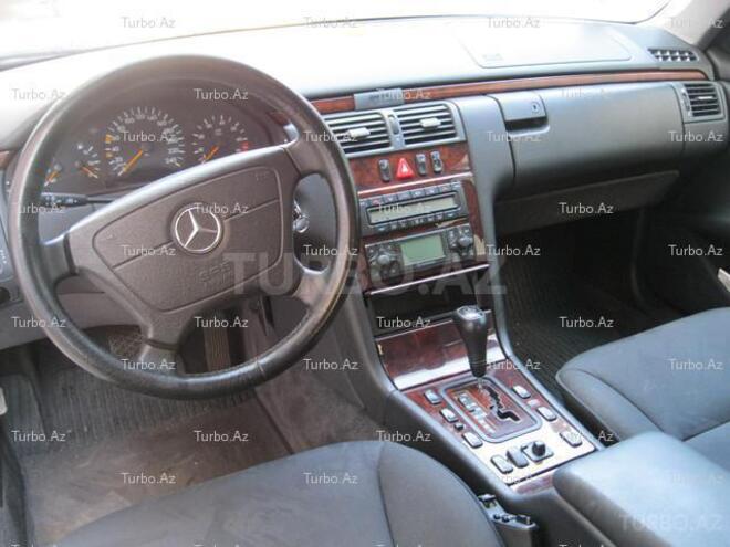 Mercedes E 240 1999, 110,000 km - 2.4 l - Bakı