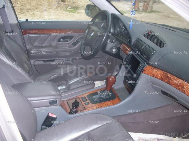 BMW 728 2001, 177,000 km - 2.8 л - Bakı