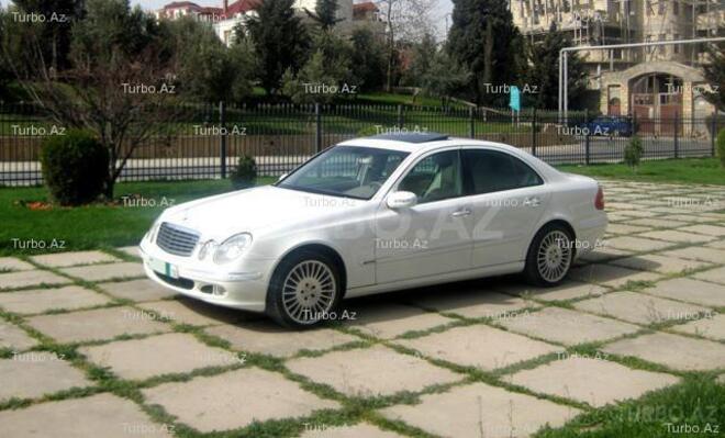 Mercedes E 240 2003, 131,200 km - 2.6 l - Bakı