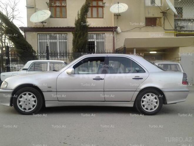 Mercedes C 240 2000, 177,000 km - 2.4 л - Bakı
