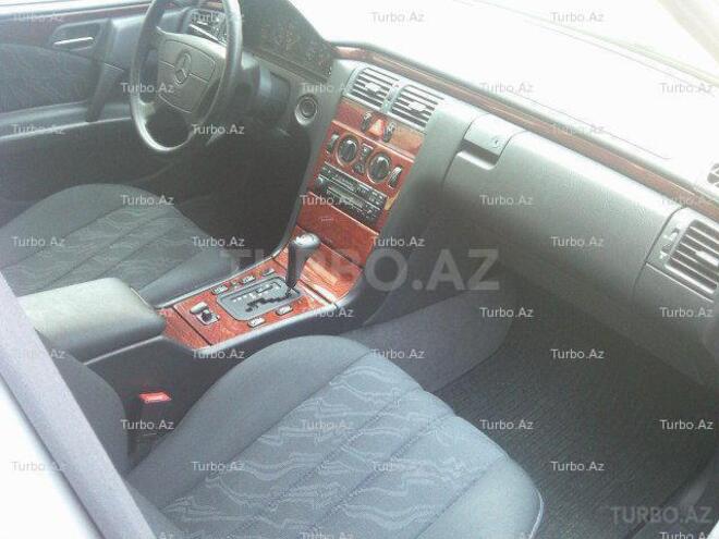 Mercedes E 200 1997, 205,000 km - 2.0 l - Bakı